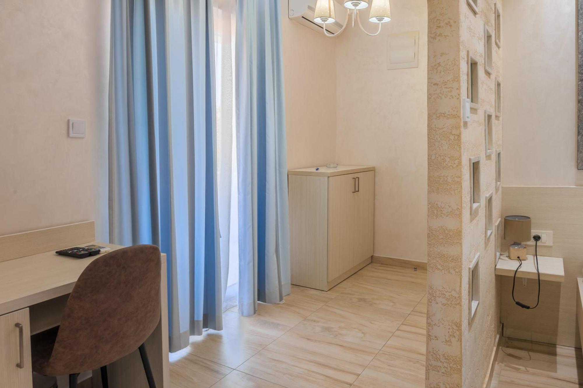 Hotel Maksim Herceg Novi Zewnętrze zdjęcie
