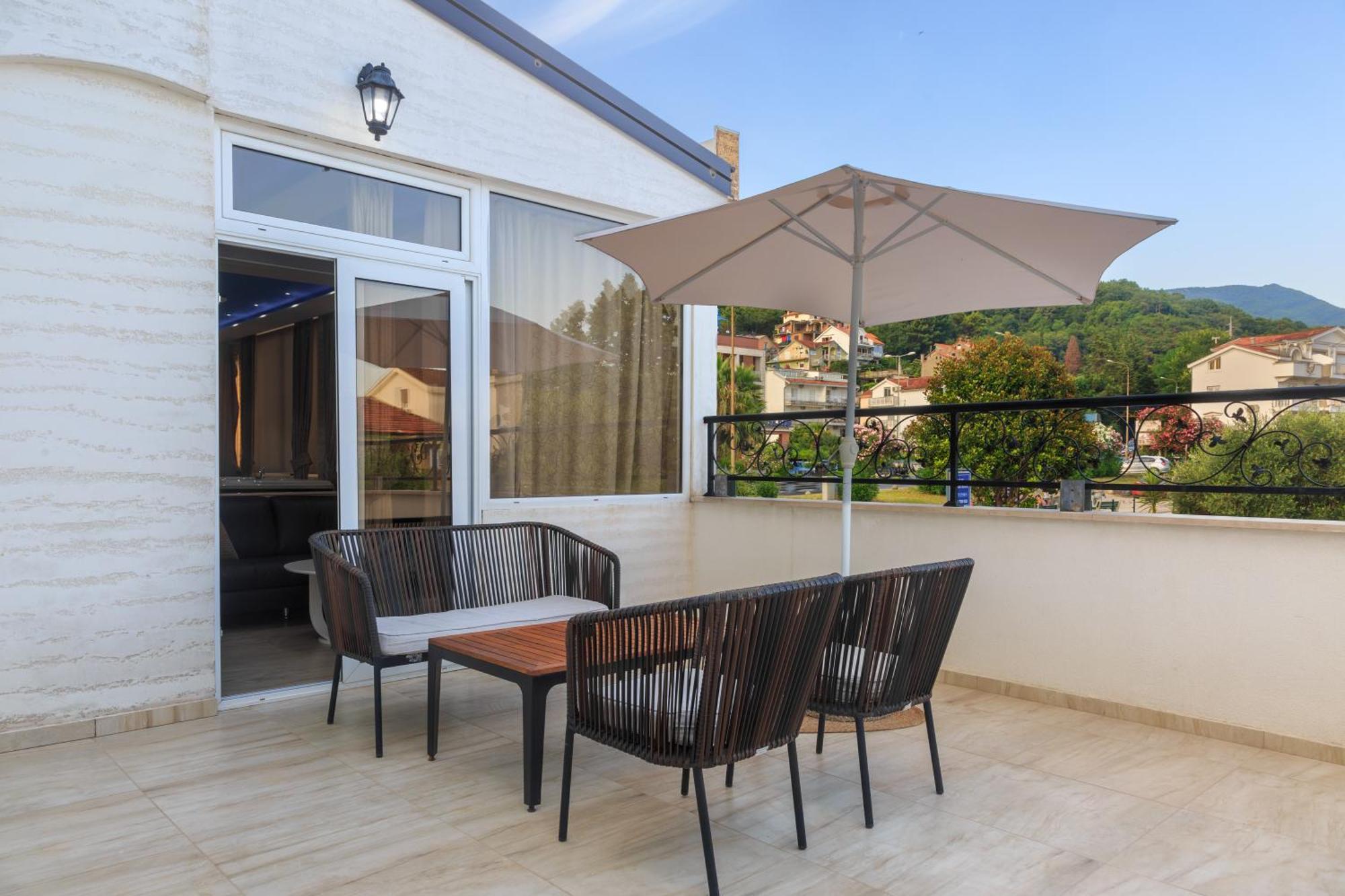 Hotel Maksim Herceg Novi Zewnętrze zdjęcie