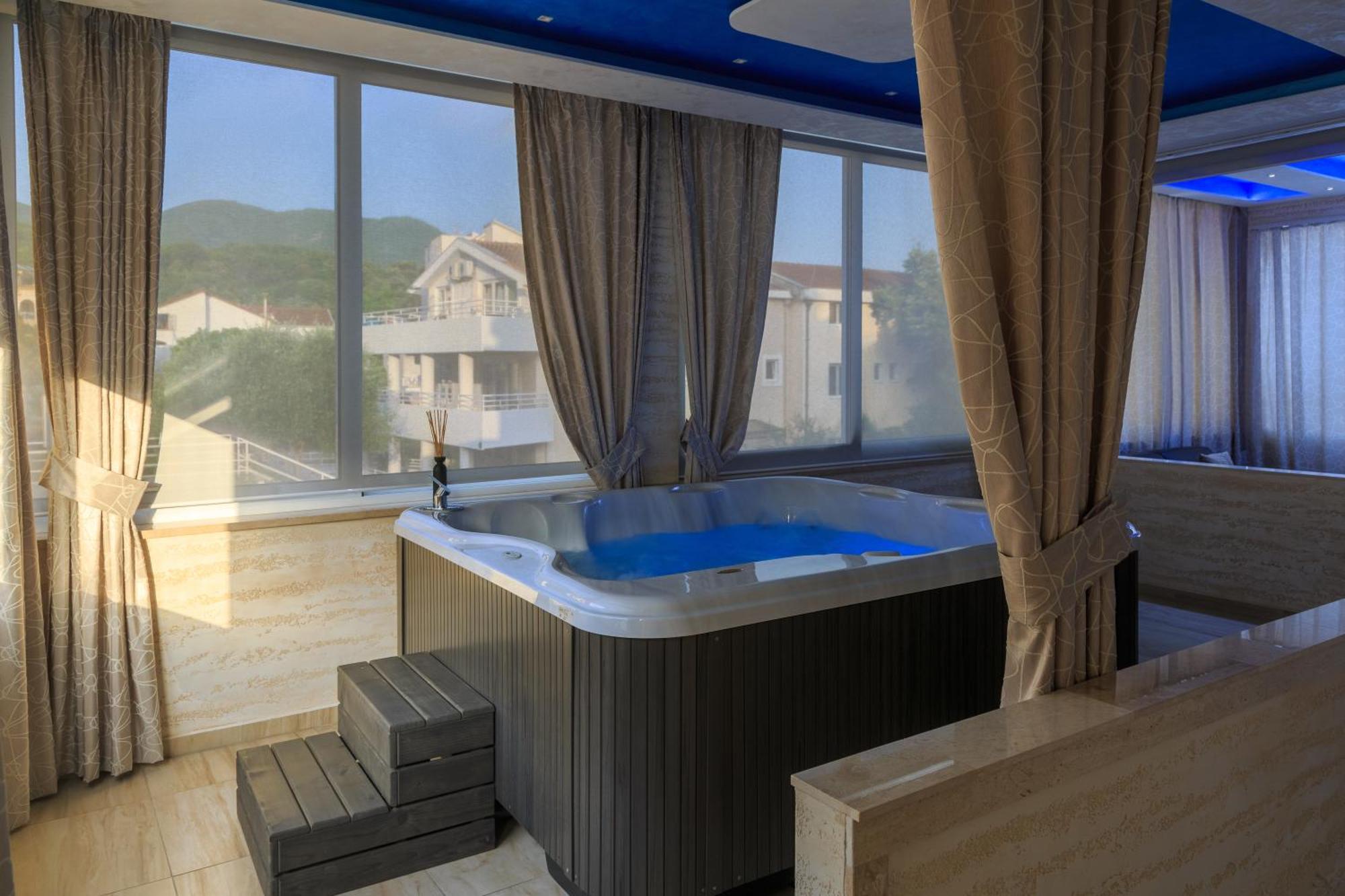 Hotel Maksim Herceg Novi Zewnętrze zdjęcie